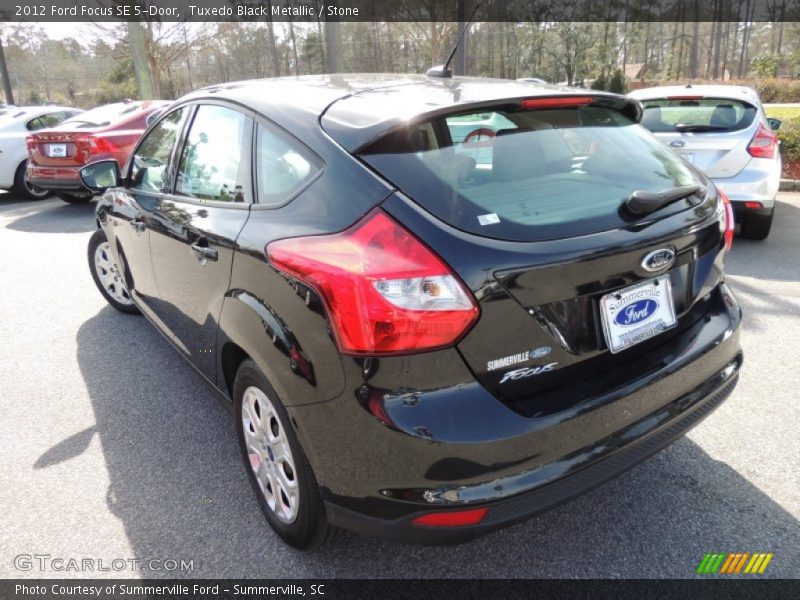 Tuxedo Black Metallic / Stone 2012 Ford Focus SE 5-Door
