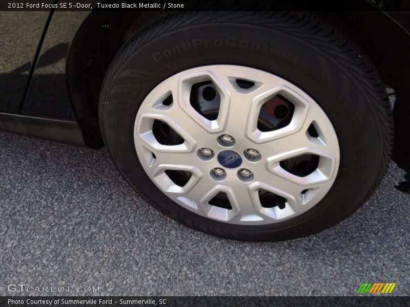 Tuxedo Black Metallic / Stone 2012 Ford Focus SE 5-Door
