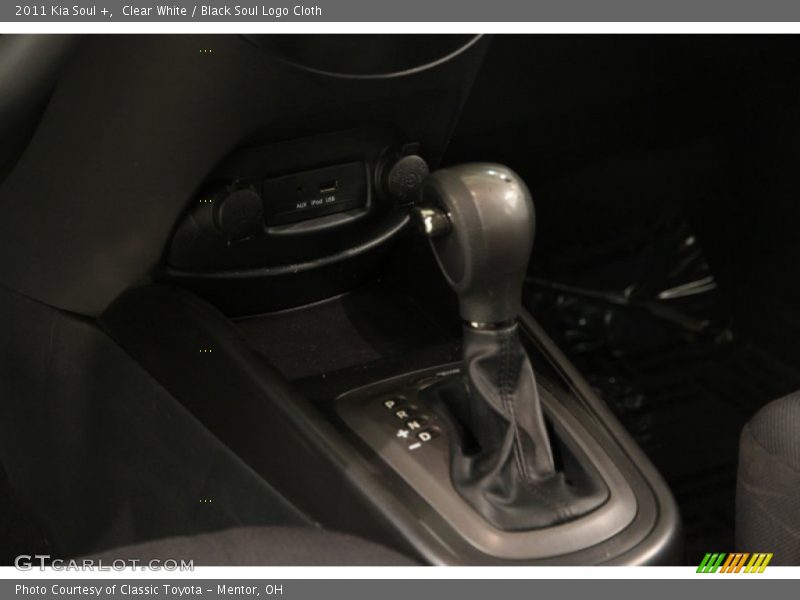 Clear White / Black Soul Logo Cloth 2011 Kia Soul +