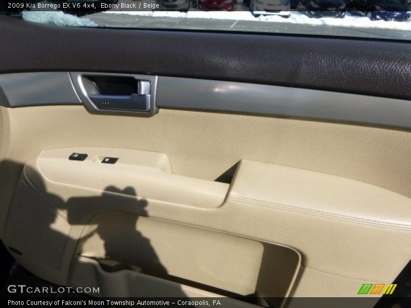 Ebony Black / Beige 2009 Kia Borrego EX V6 4x4