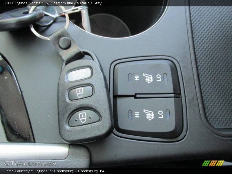 Phantom Black Metallic / Gray 2014 Hyundai Sonata GLS