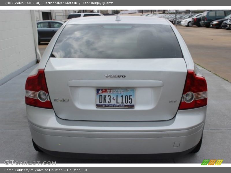 Electric Silver Metallic / Dark Beige/Quartz 2007 Volvo S40 2.4i