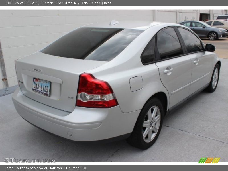 Electric Silver Metallic / Dark Beige/Quartz 2007 Volvo S40 2.4i