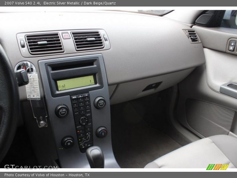 Electric Silver Metallic / Dark Beige/Quartz 2007 Volvo S40 2.4i