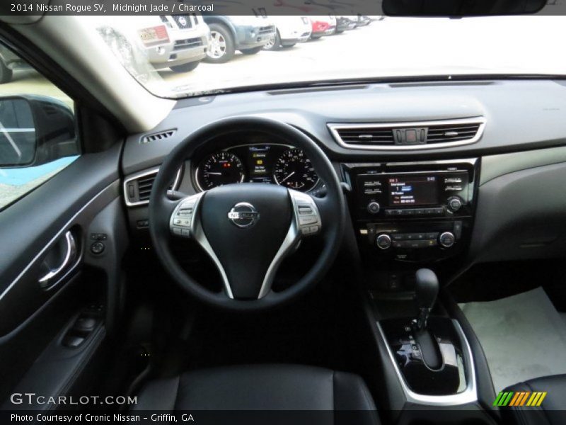 Dashboard of 2014 Rogue SV