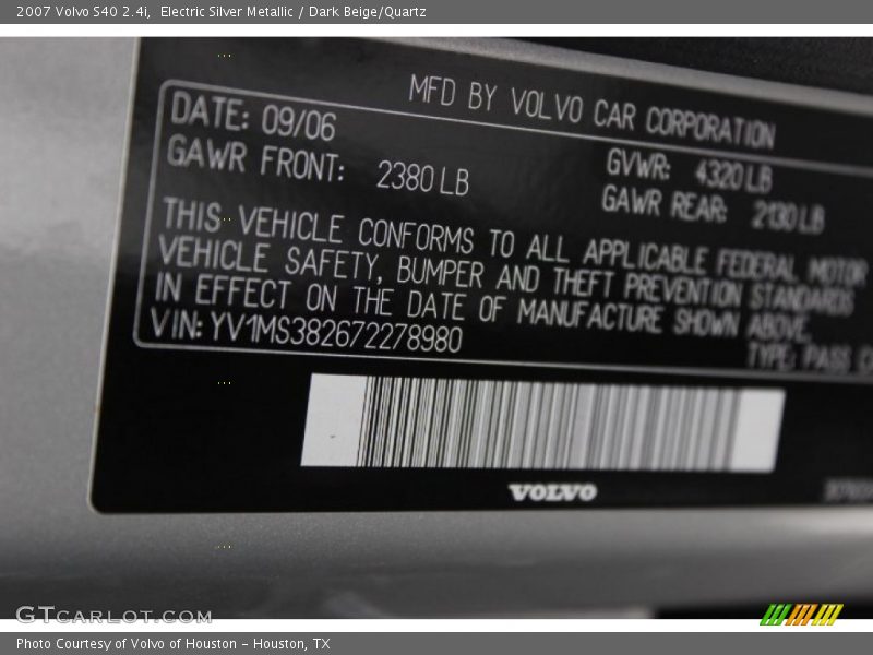 Electric Silver Metallic / Dark Beige/Quartz 2007 Volvo S40 2.4i