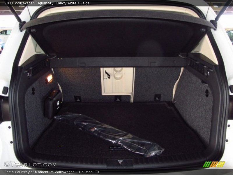 Candy White / Beige 2014 Volkswagen Tiguan SE