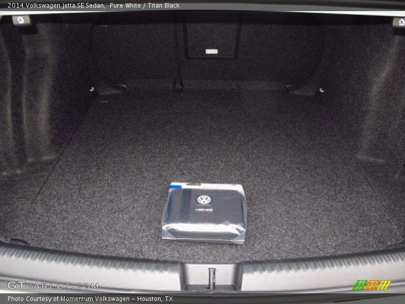 Pure White / Titan Black 2014 Volkswagen Jetta SE Sedan