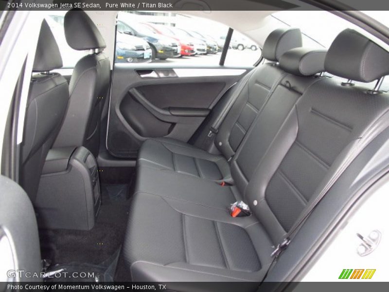 Pure White / Titan Black 2014 Volkswagen Jetta SE Sedan