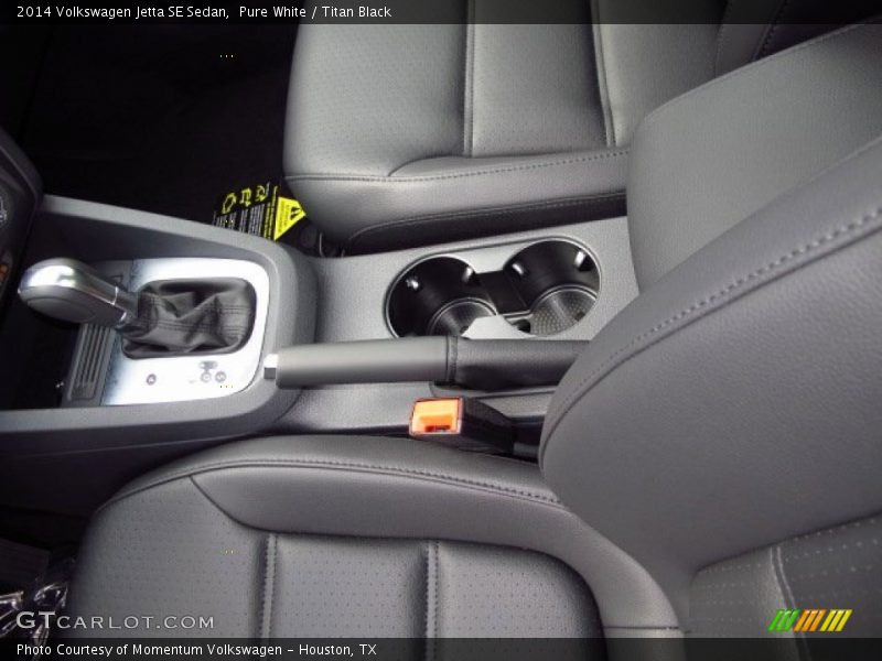 Pure White / Titan Black 2014 Volkswagen Jetta SE Sedan