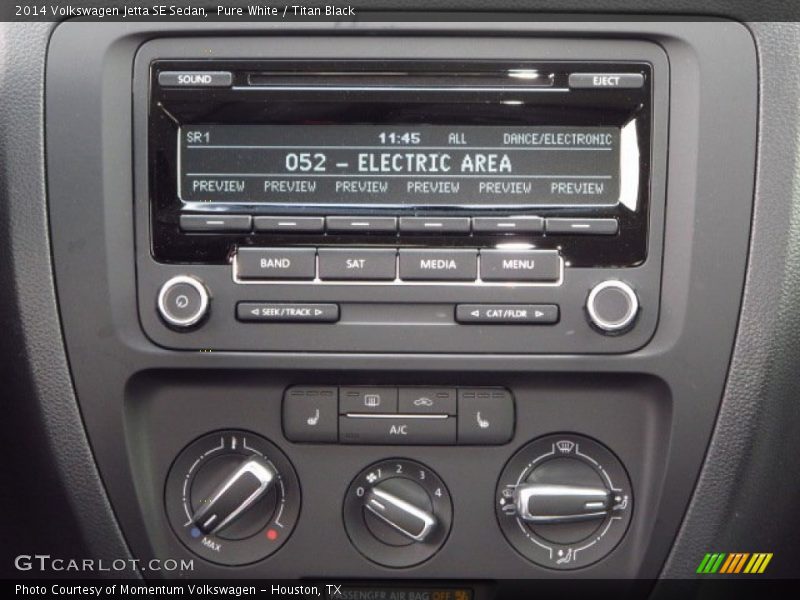 Pure White / Titan Black 2014 Volkswagen Jetta SE Sedan