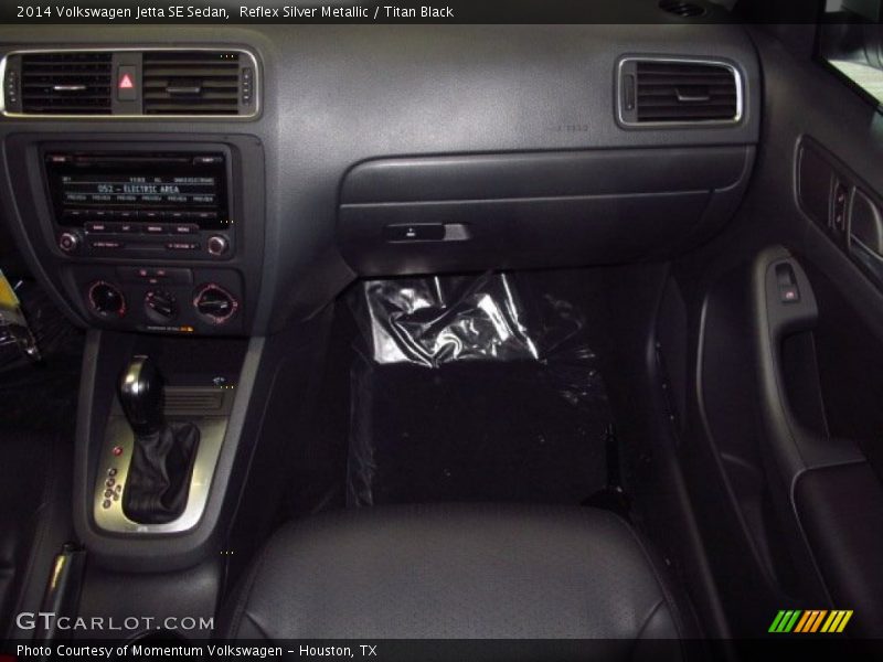 Reflex Silver Metallic / Titan Black 2014 Volkswagen Jetta SE Sedan