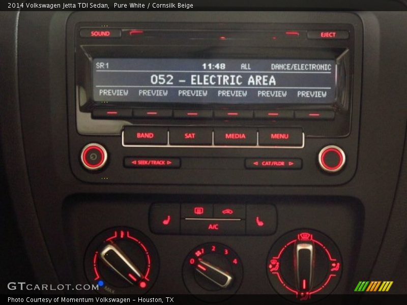 Pure White / Cornsilk Beige 2014 Volkswagen Jetta TDI Sedan