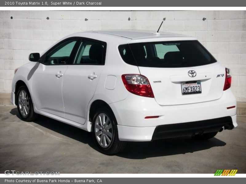 Super White / Dark Charcoal 2010 Toyota Matrix 1.8