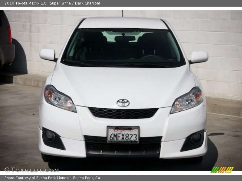 Super White / Dark Charcoal 2010 Toyota Matrix 1.8