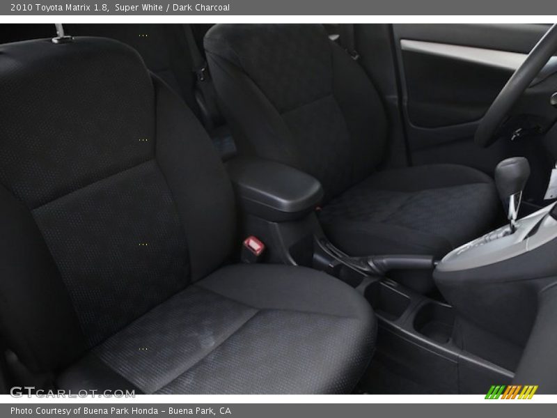 Super White / Dark Charcoal 2010 Toyota Matrix 1.8