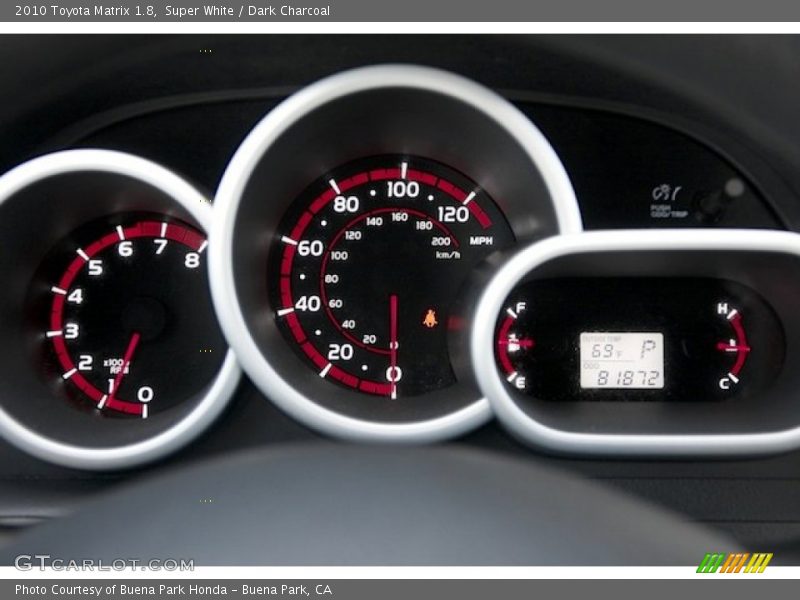 Super White / Dark Charcoal 2010 Toyota Matrix 1.8