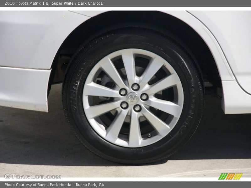 Super White / Dark Charcoal 2010 Toyota Matrix 1.8