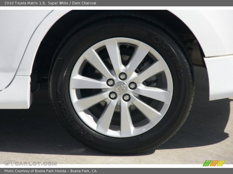 Super White / Dark Charcoal 2010 Toyota Matrix 1.8