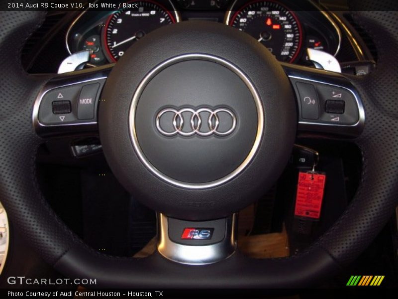 Ibis White / Black 2014 Audi R8 Coupe V10