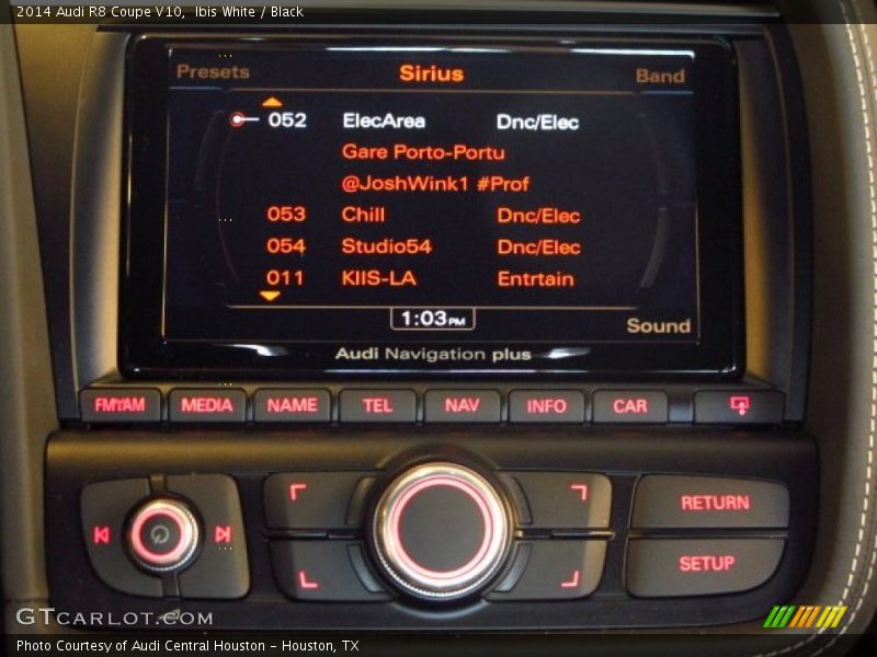 Ibis White / Black 2014 Audi R8 Coupe V10