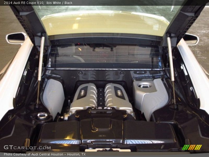  2014 R8 Coupe V10 Engine - 5.2 Liter FSI DOHC 40-Valve VVT V10