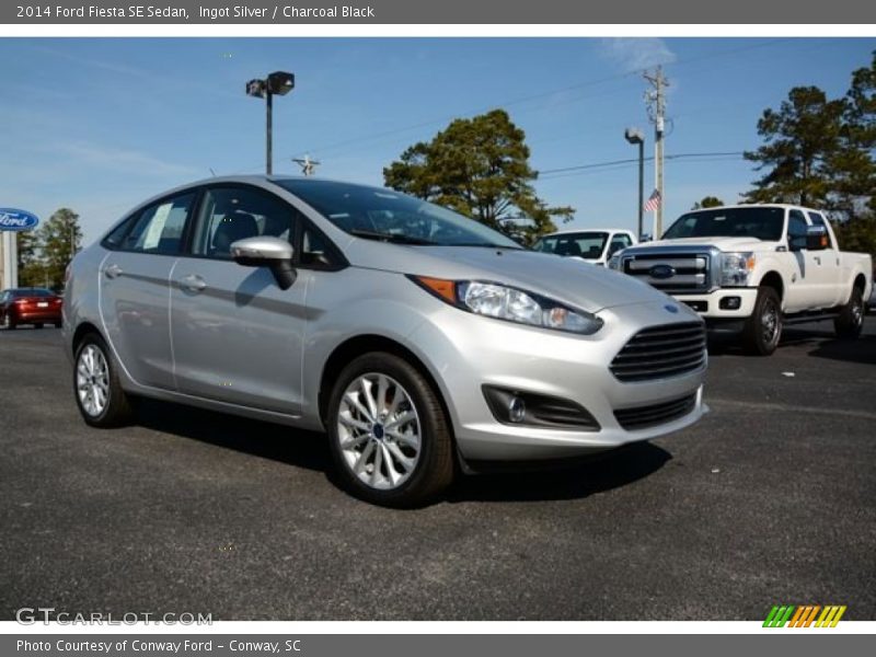 Ingot Silver / Charcoal Black 2014 Ford Fiesta SE Sedan