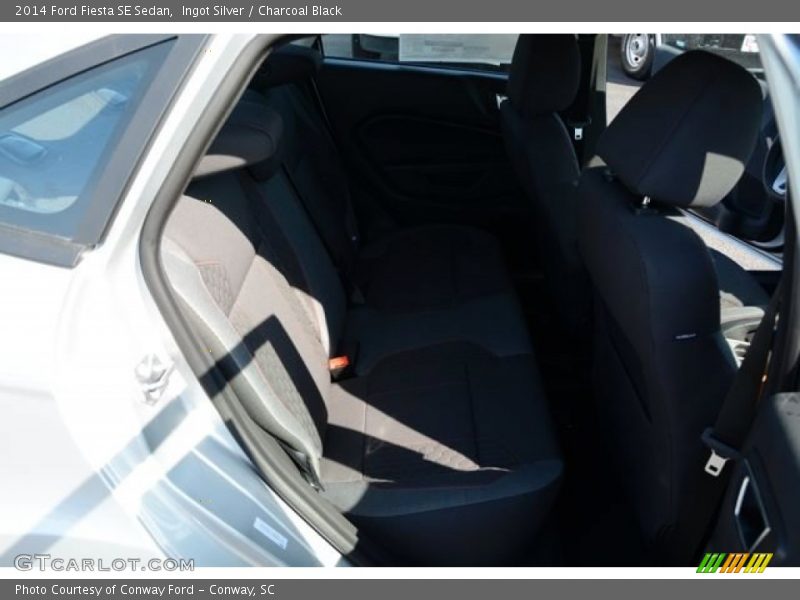 Ingot Silver / Charcoal Black 2014 Ford Fiesta SE Sedan