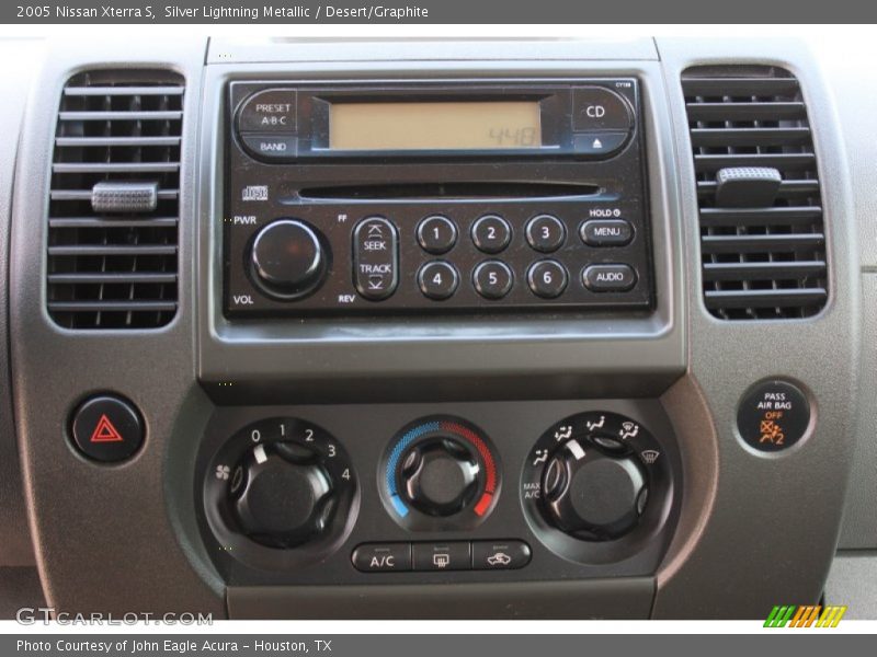 Silver Lightning Metallic / Desert/Graphite 2005 Nissan Xterra S