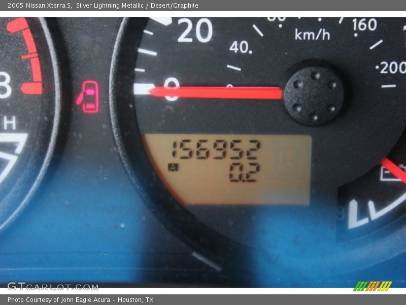 Silver Lightning Metallic / Desert/Graphite 2005 Nissan Xterra S