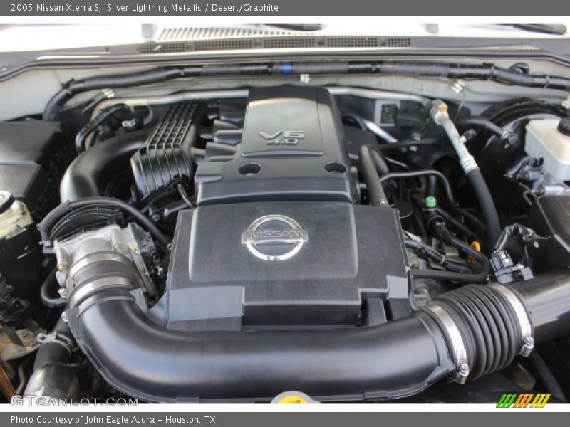 Silver Lightning Metallic / Desert/Graphite 2005 Nissan Xterra S