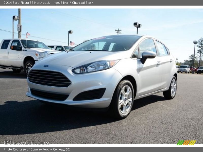 Ingot Silver / Charcoal Black 2014 Ford Fiesta SE Hatchback