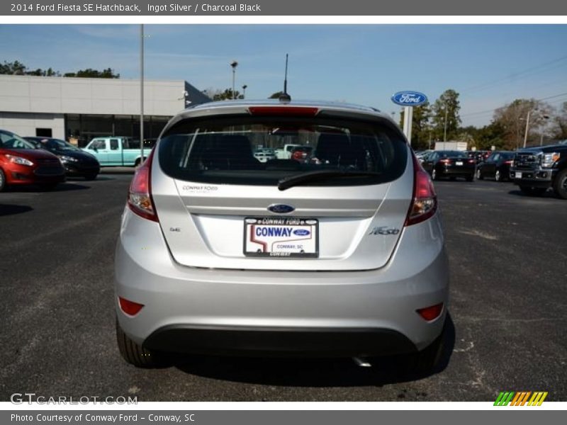 Ingot Silver / Charcoal Black 2014 Ford Fiesta SE Hatchback