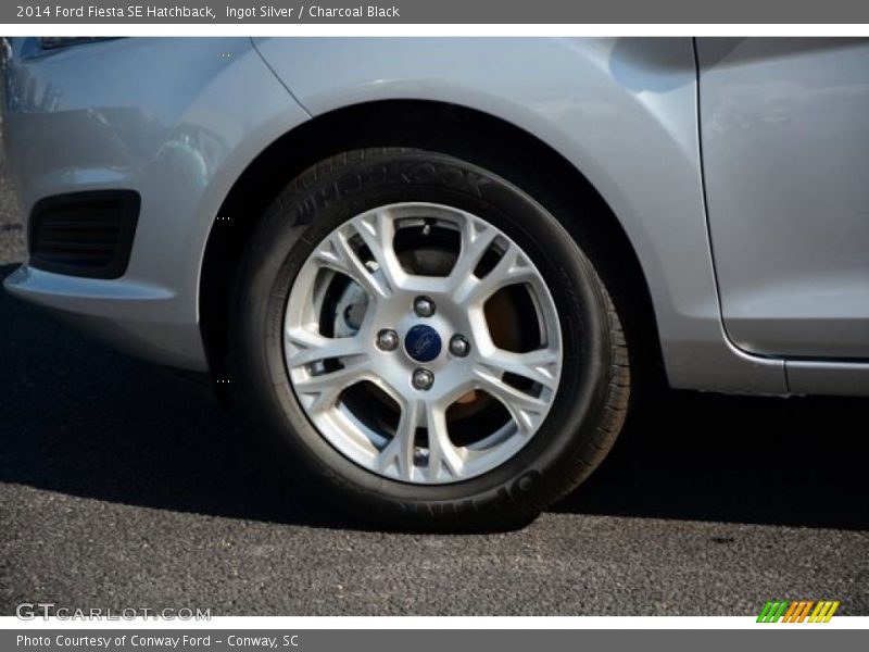 Ingot Silver / Charcoal Black 2014 Ford Fiesta SE Hatchback