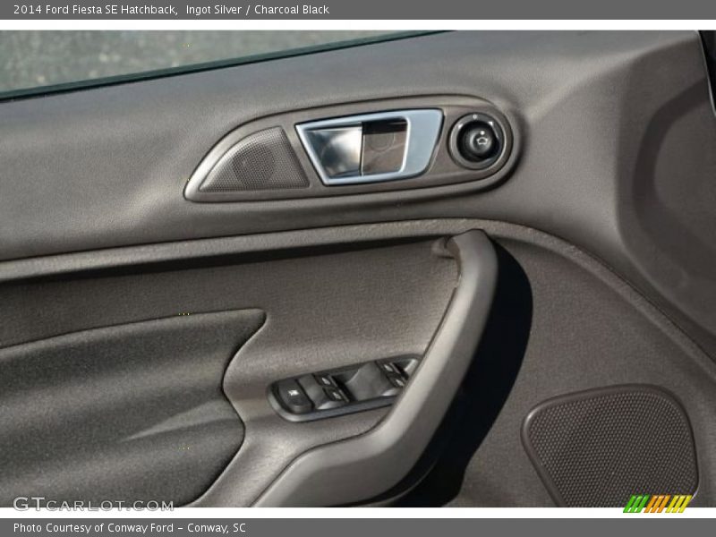Ingot Silver / Charcoal Black 2014 Ford Fiesta SE Hatchback