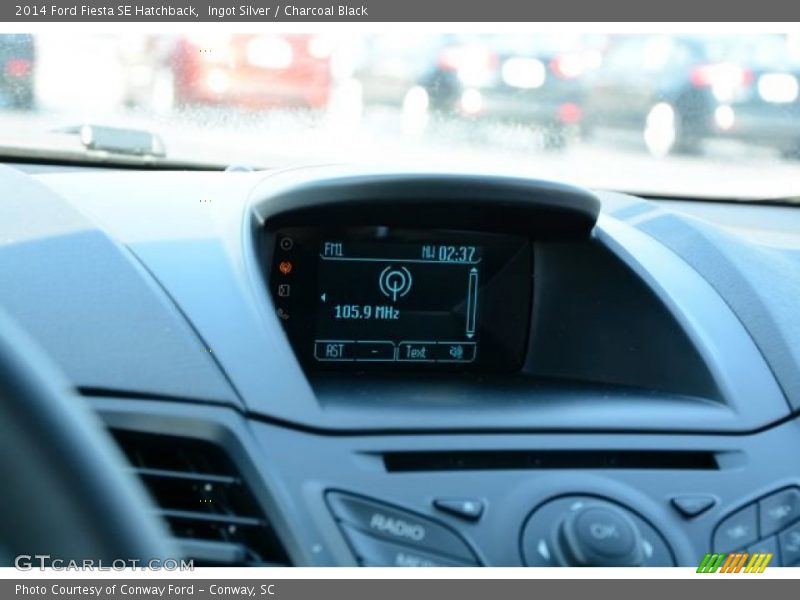 Ingot Silver / Charcoal Black 2014 Ford Fiesta SE Hatchback