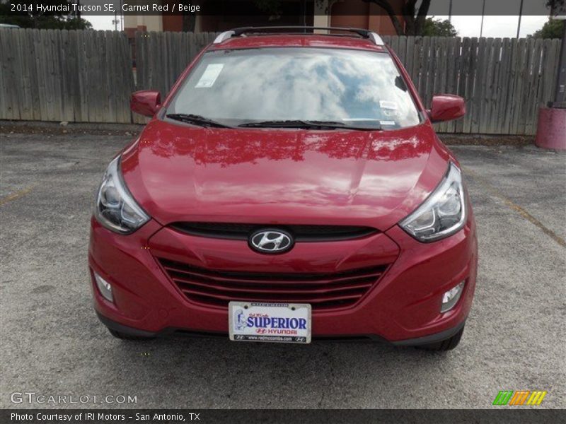 Garnet Red / Beige 2014 Hyundai Tucson SE
