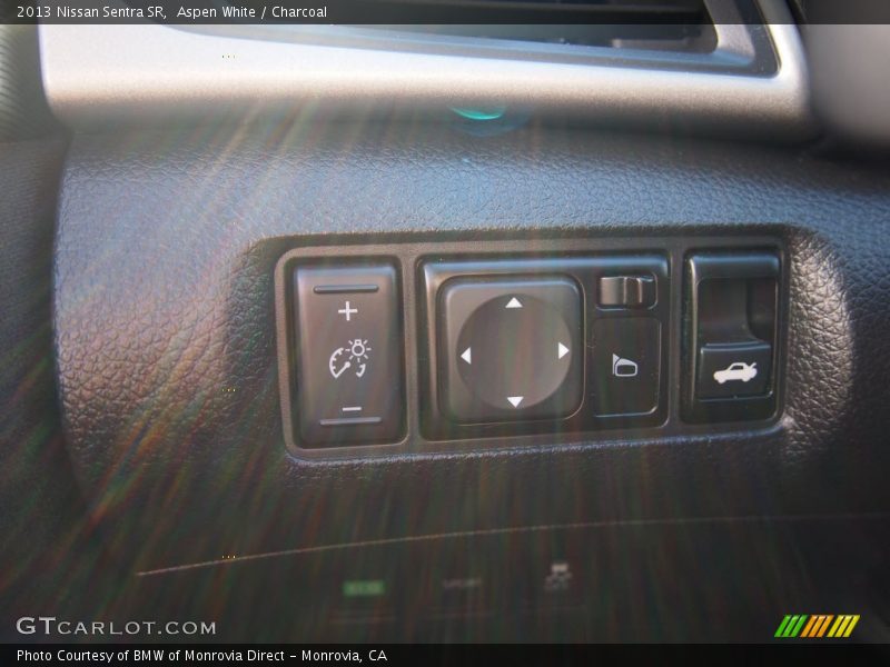 Aspen White / Charcoal 2013 Nissan Sentra SR