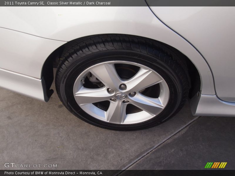 Classic Silver Metallic / Dark Charcoal 2011 Toyota Camry SE