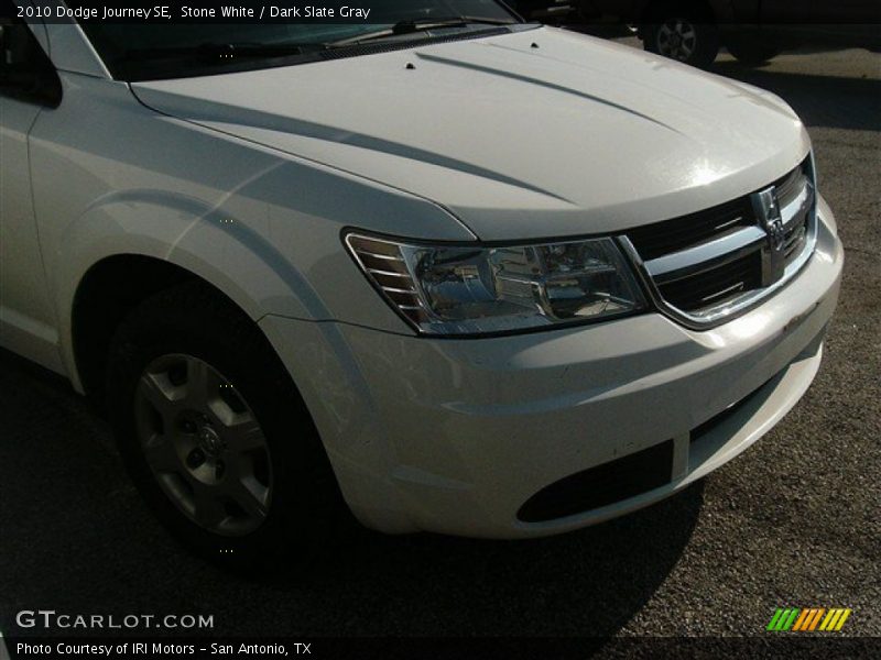Stone White / Dark Slate Gray 2010 Dodge Journey SE