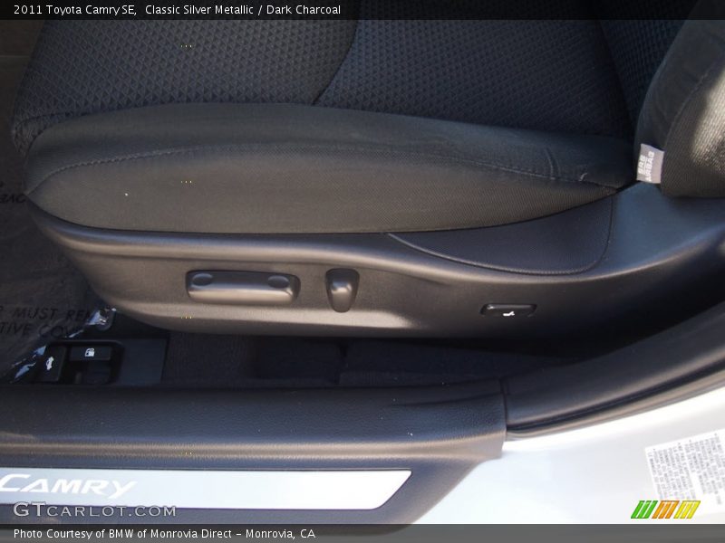 Classic Silver Metallic / Dark Charcoal 2011 Toyota Camry SE