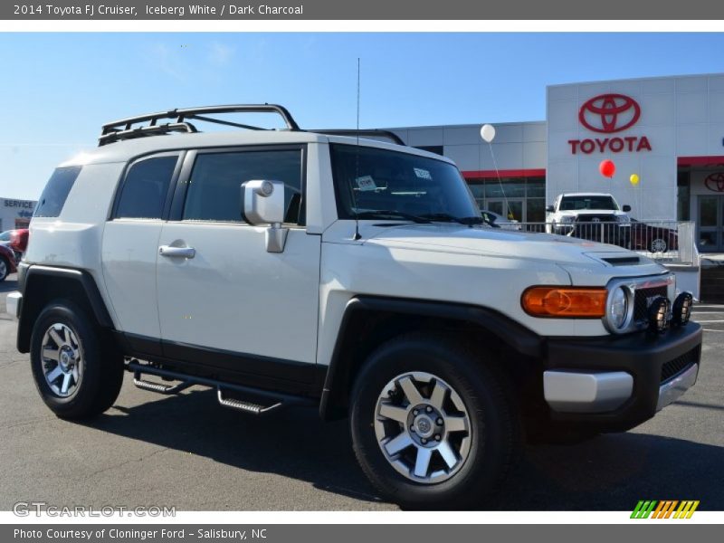 Iceberg White / Dark Charcoal 2014 Toyota FJ Cruiser