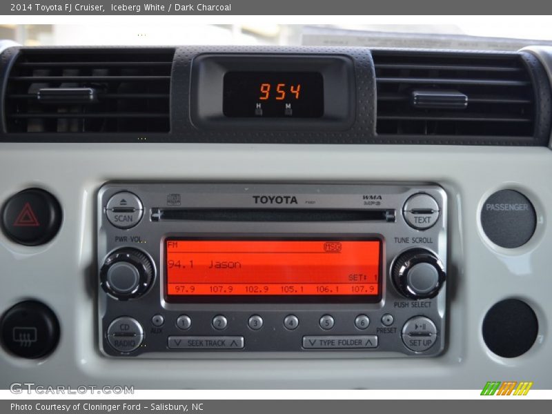 Audio System of 2014 FJ Cruiser 