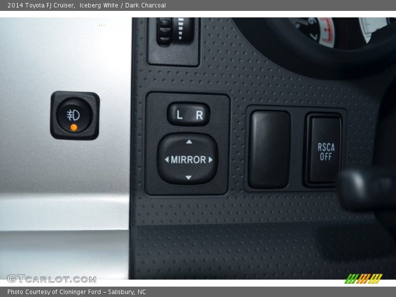 Controls of 2014 FJ Cruiser 