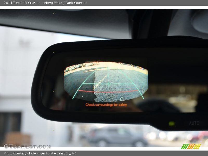 Iceberg White / Dark Charcoal 2014 Toyota FJ Cruiser