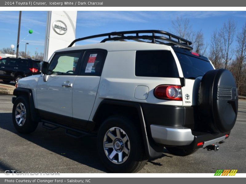 Iceberg White / Dark Charcoal 2014 Toyota FJ Cruiser
