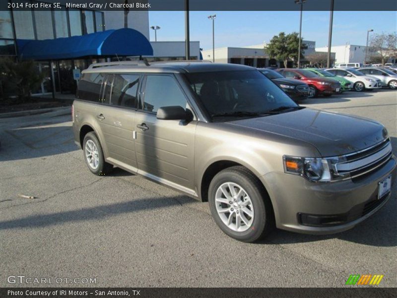 Mineral Gray / Charcoal Black 2014 Ford Flex SE