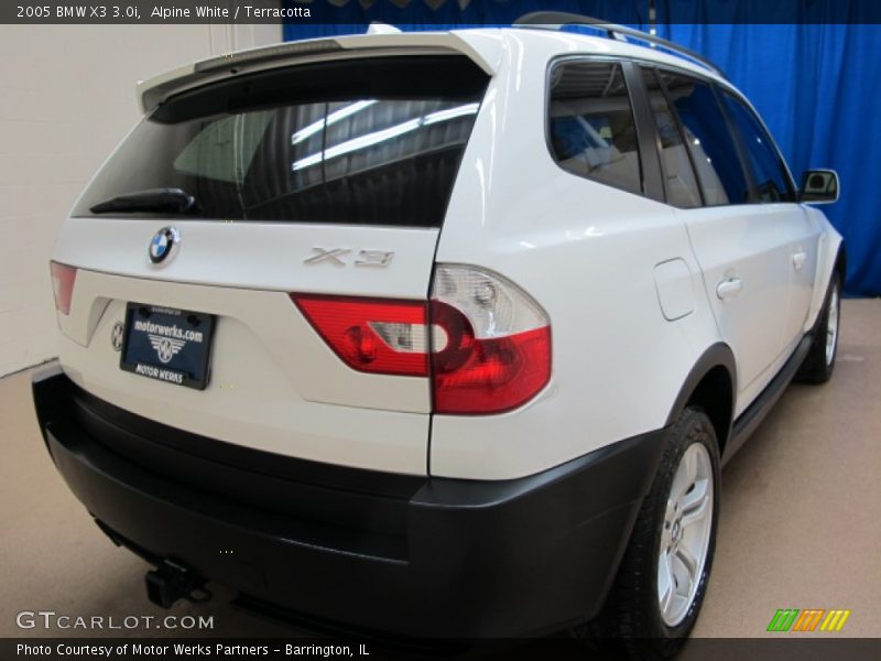 Alpine White / Terracotta 2005 BMW X3 3.0i