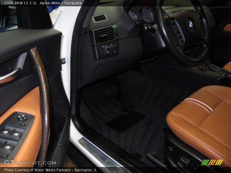 Alpine White / Terracotta 2005 BMW X3 3.0i
