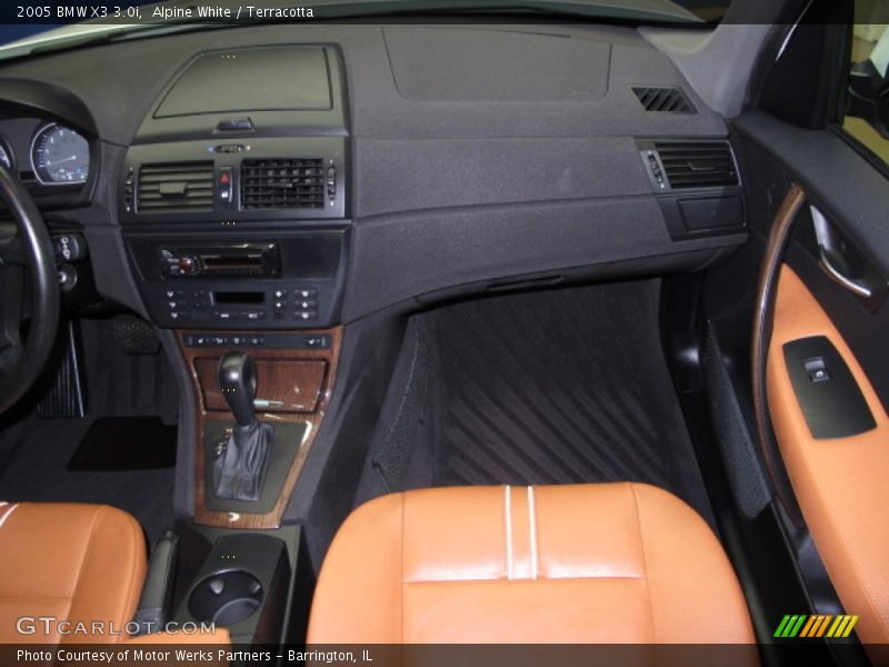 Alpine White / Terracotta 2005 BMW X3 3.0i